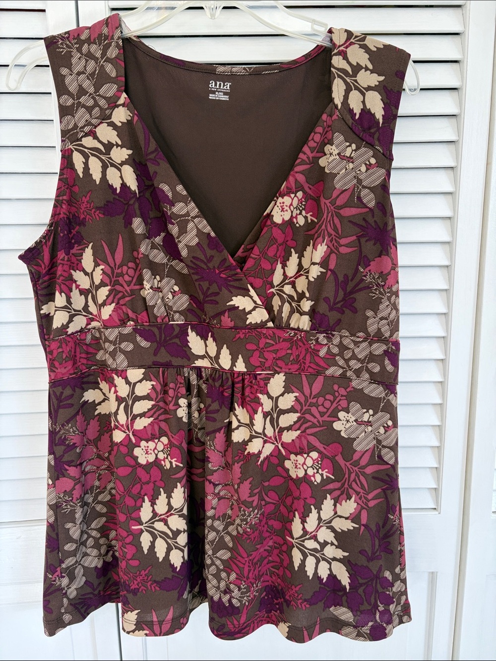 A.n.a Women's XL Sleeveless Top Brown Floral V-Neck Dressy or Causal Lined